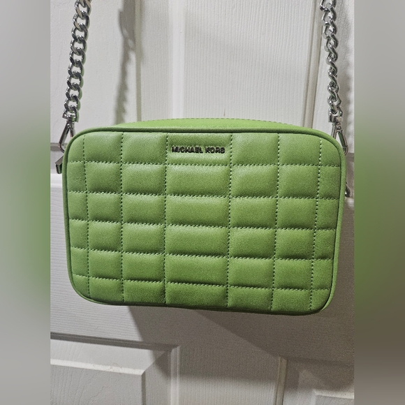 Michael Kors Quilted Crossbody Camera Bag **PEAR** - Picture 7 of 10